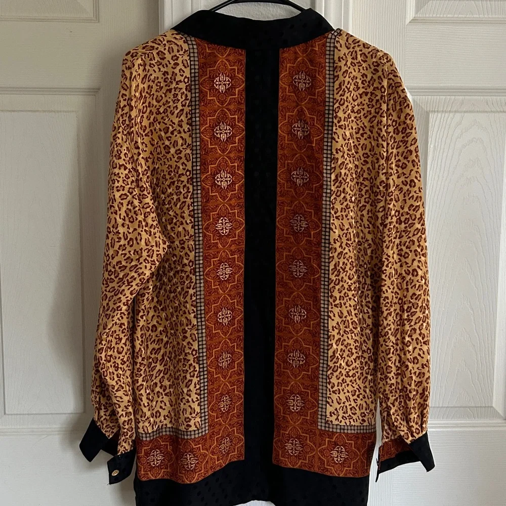 NWOT Maggy London Animal Print 
Silk Blouse Size 6 - Picture 4 of 5